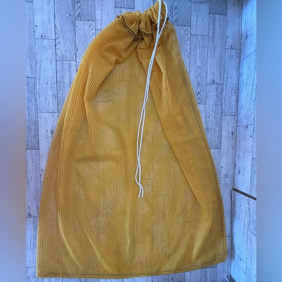 Mesh Yellow Laundry Bag/sports equipment bag with Drawstring - Picture 1 of 5
